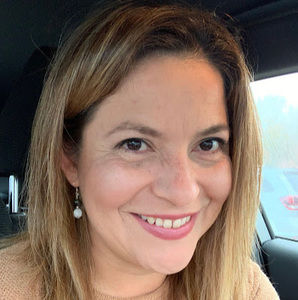 Meet your Posher, Alejandra